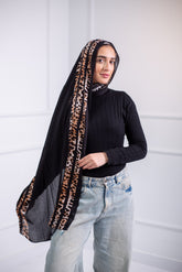 The Printed Cotton Modal Scarf is perfect for all your hangouts, featuring an amazing printed design.