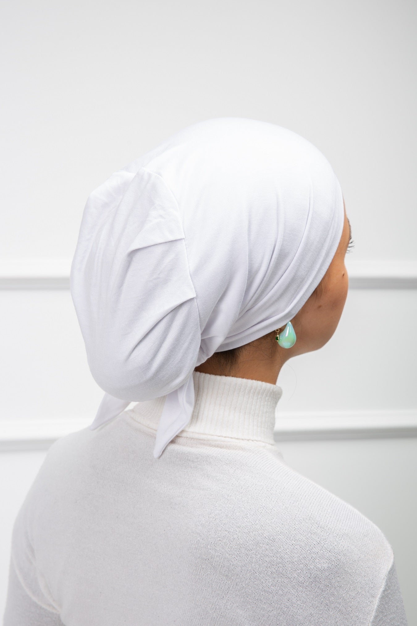 Nothread Bonnet with Ribbon from Velda Store, stitch-free design with elegant ribbon detail