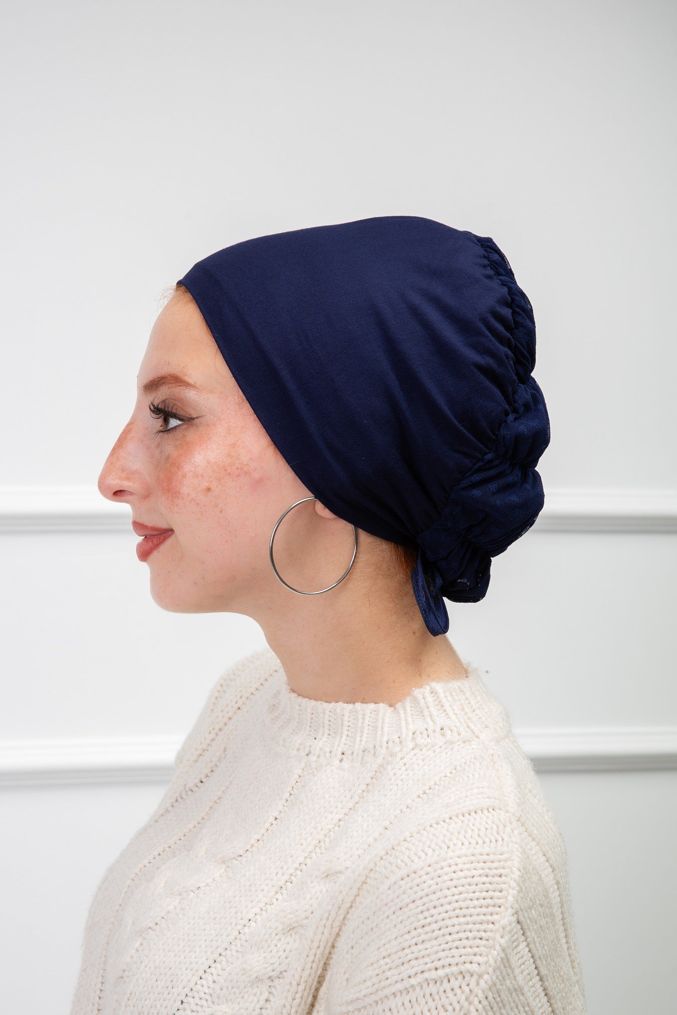 Bonnet with Tulle from Velda Store featuring soft fabric and elegant tulle detail