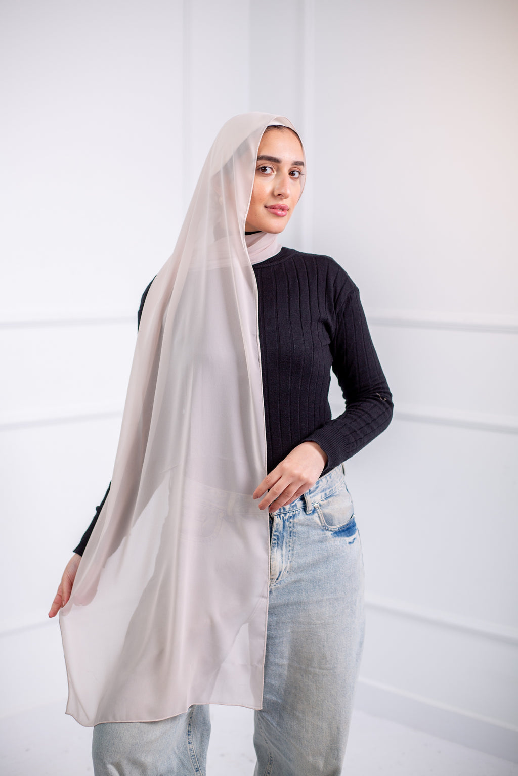 The chiffon scarf is a wardrobe essential, available in a variety of colors to suit your needs 42