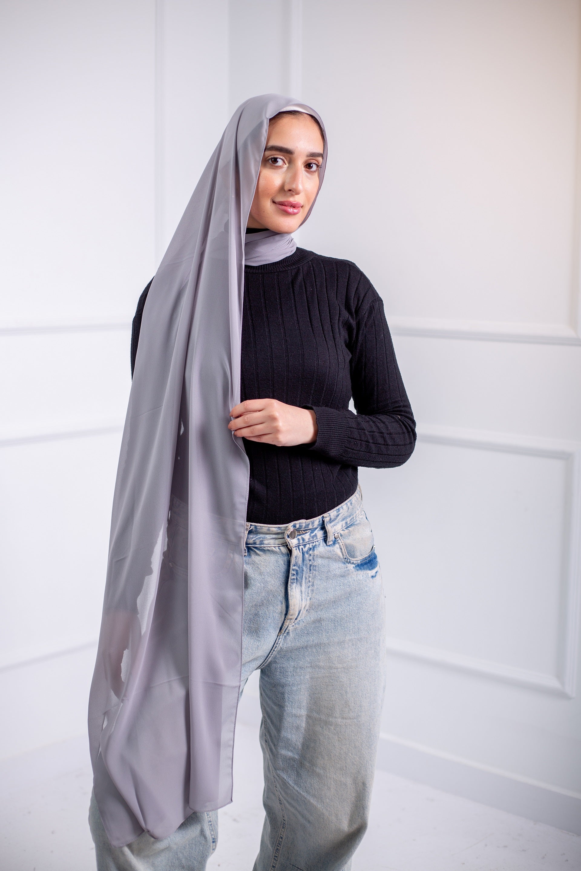 The chiffon scarf is a wardrobe essential, available in a variety of colors to suit your needs 39