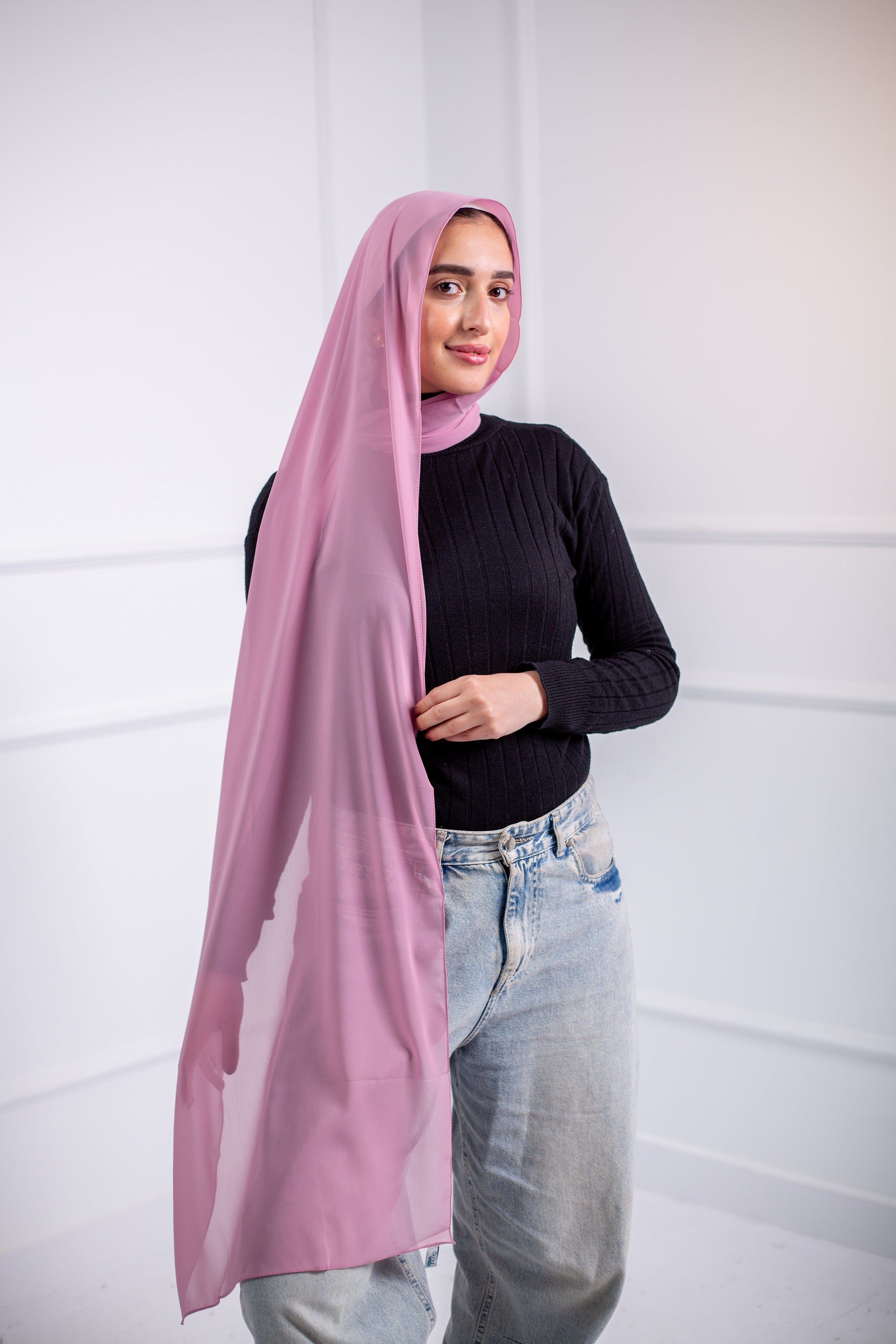 The chiffon scarf is a wardrobe essential, available in a variety of colors to suit your needs 34
