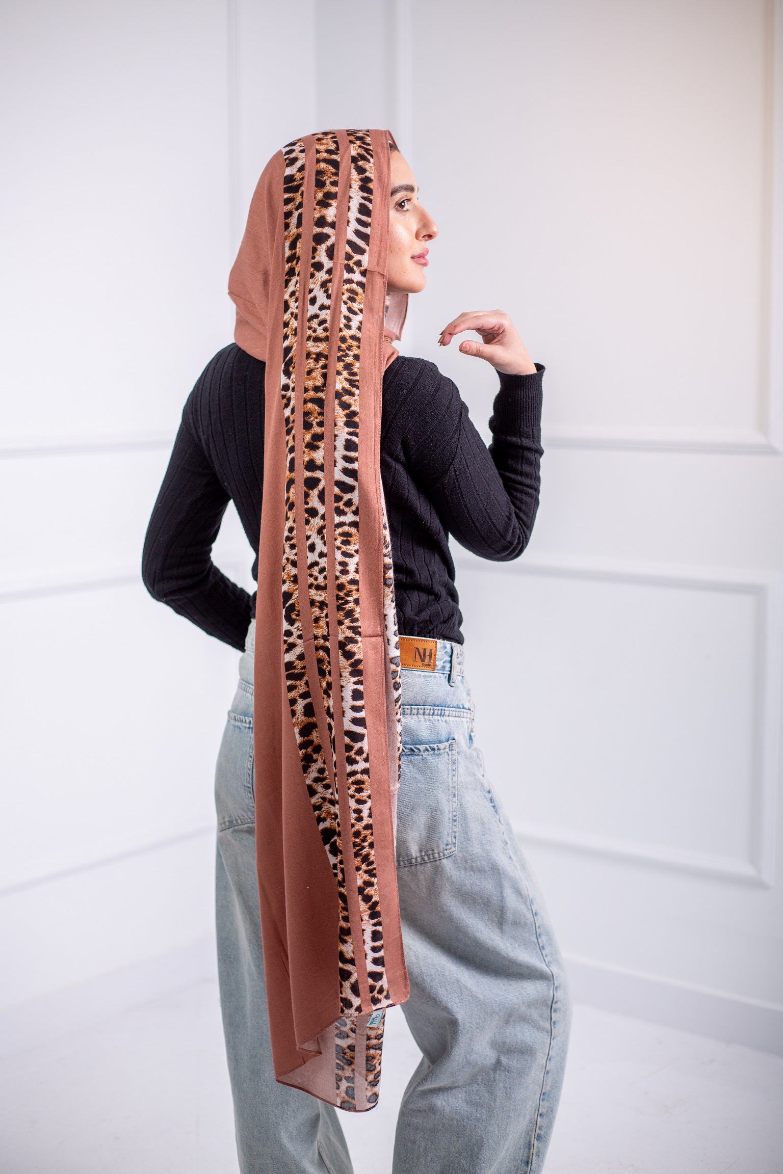 The Printed Cotton Modal Scarf is perfect for all your hangouts, featuring an amazing printed design 7