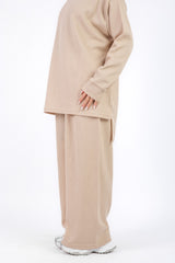Daily Set Beige Simplify Crafted for comfort and ease, this set features a relaxed fit and soft, breathable fabric, making it perfect for any day.