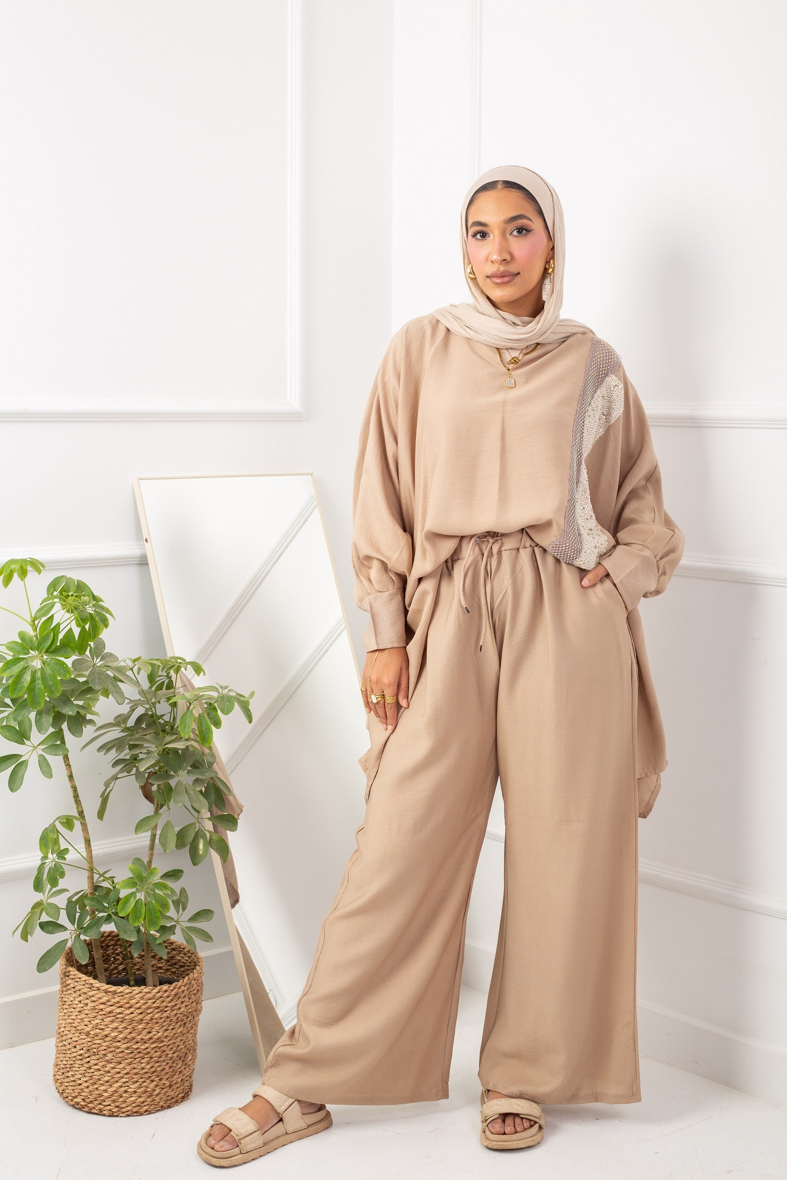 Fluffy Set _   Dark Beige