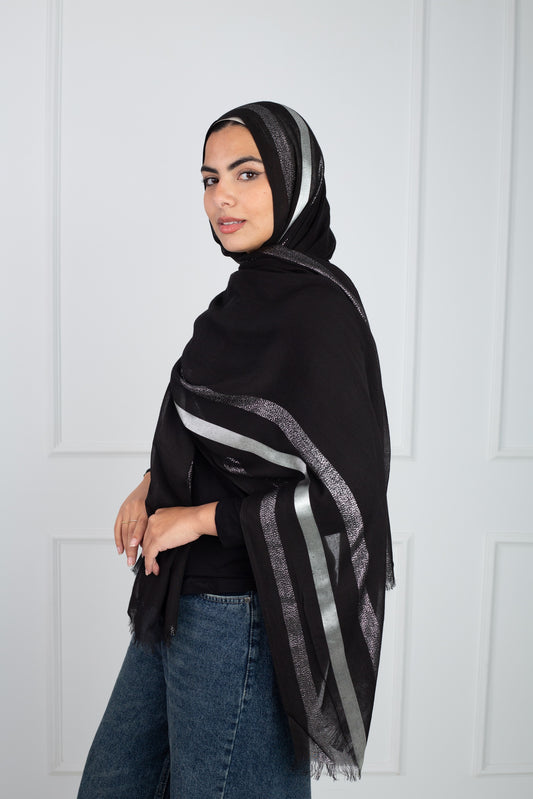 Glittery wide silver scarf - sparkling accessory for elegant outfits | Velda Store