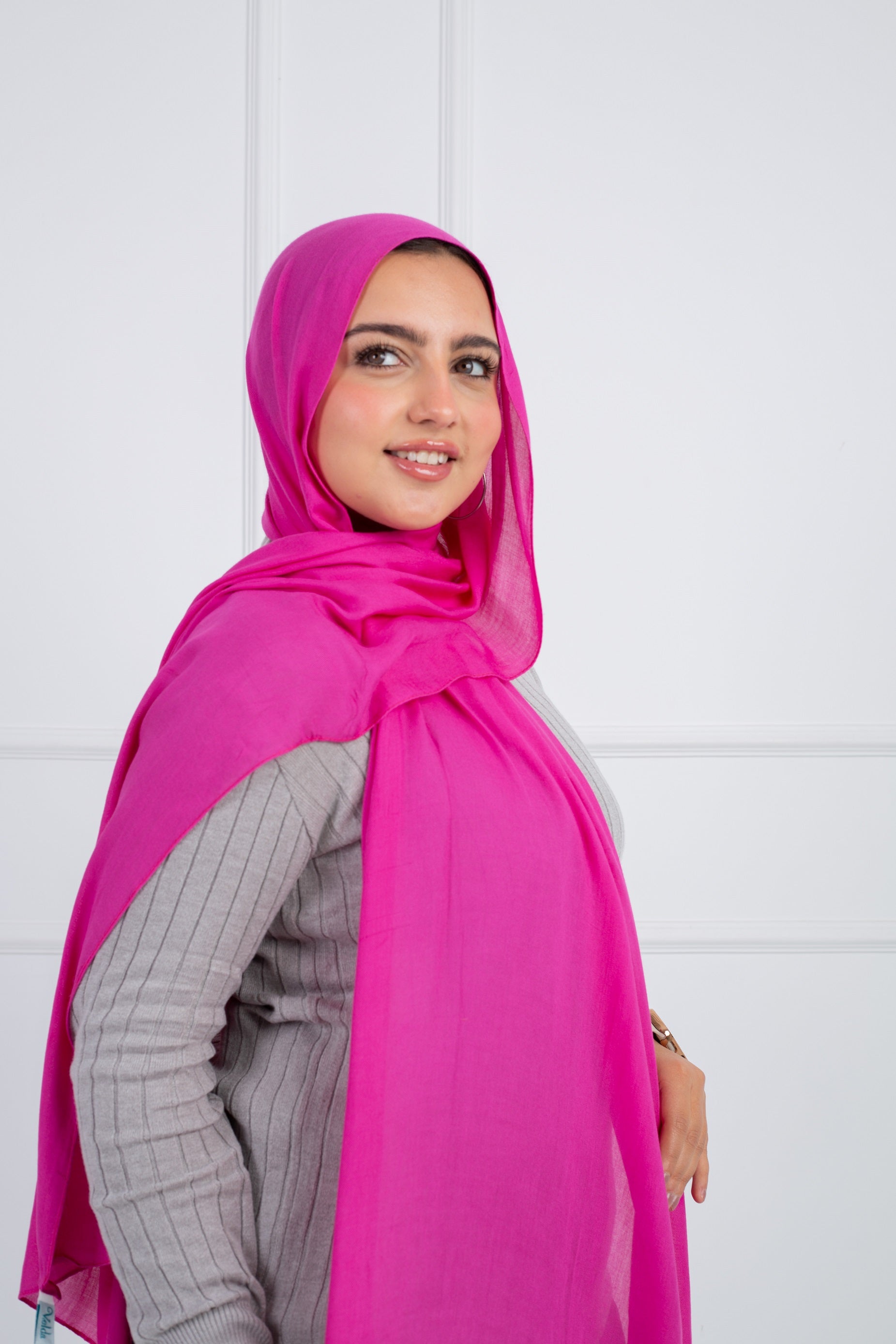 وشاح مودال _وردي فاقع