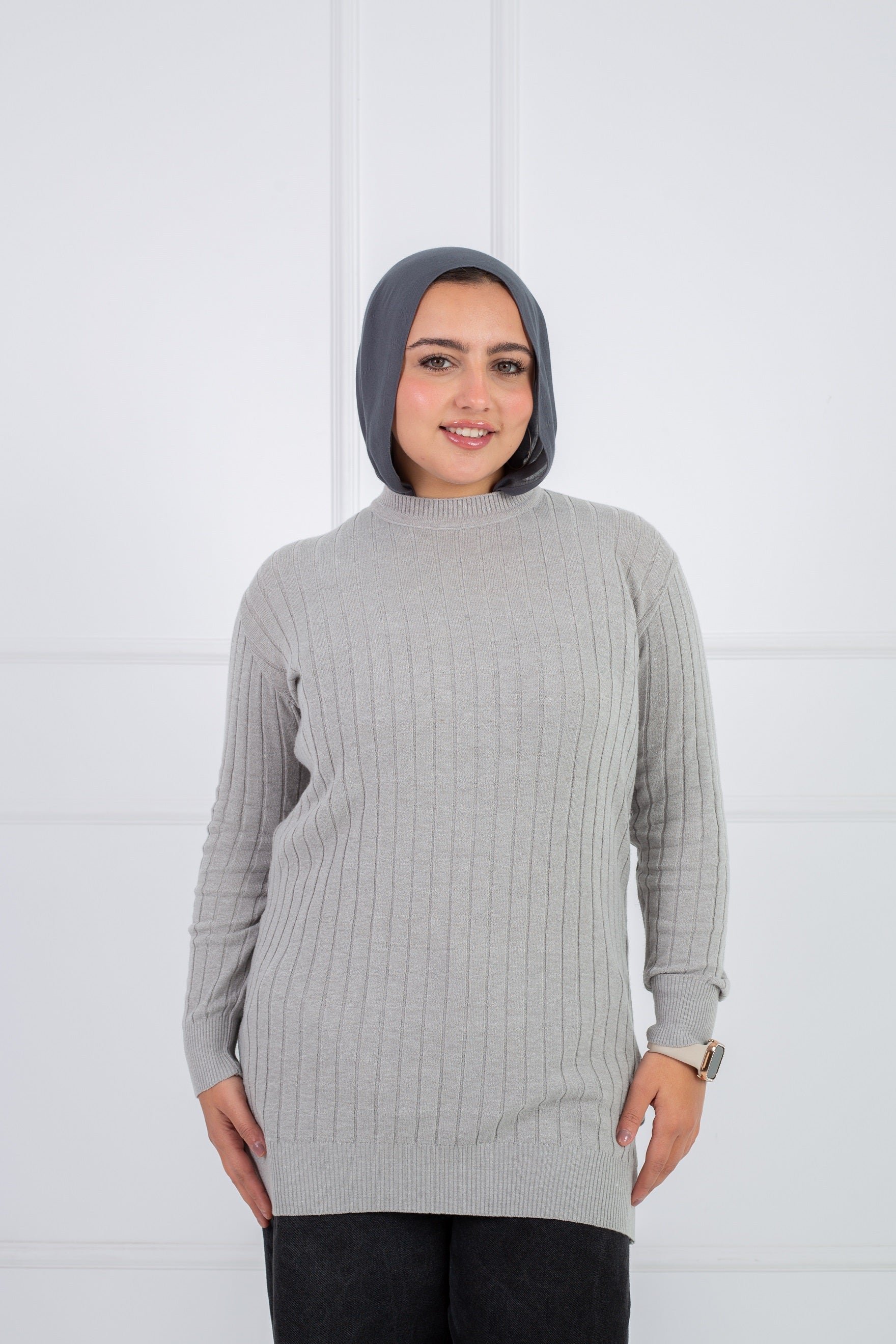 FitFlex Basic top from Velda Store with stretch fit and soft breathable fabric in color Light gray