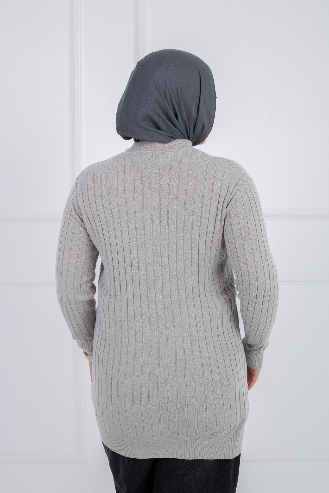 FitFlex Basic top from Velda Store with stretch fit and soft breathable fabric in color LIght Gray