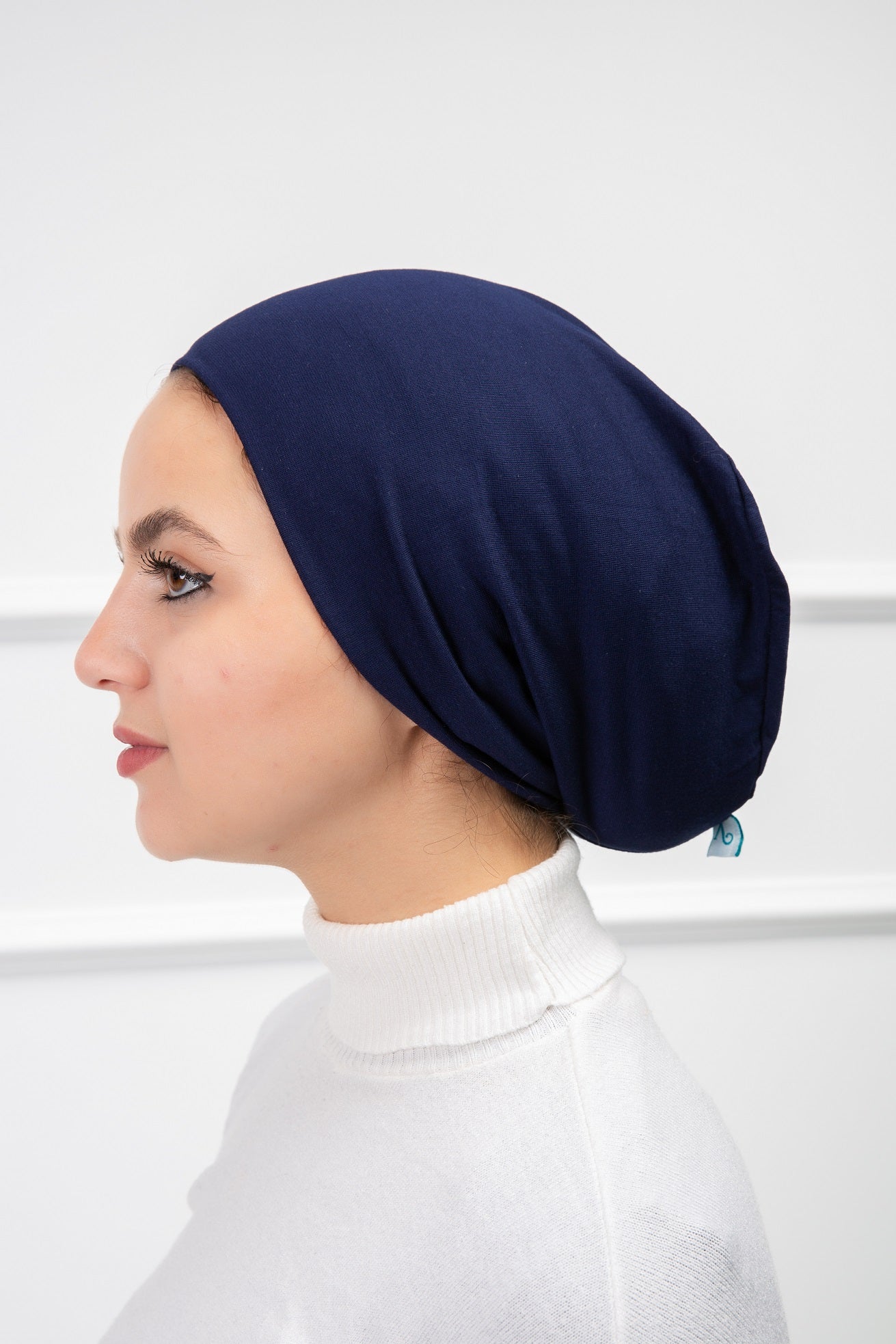 Nothread Bonnet from Velda Store, sleek stitch-free head covering with smooth finish