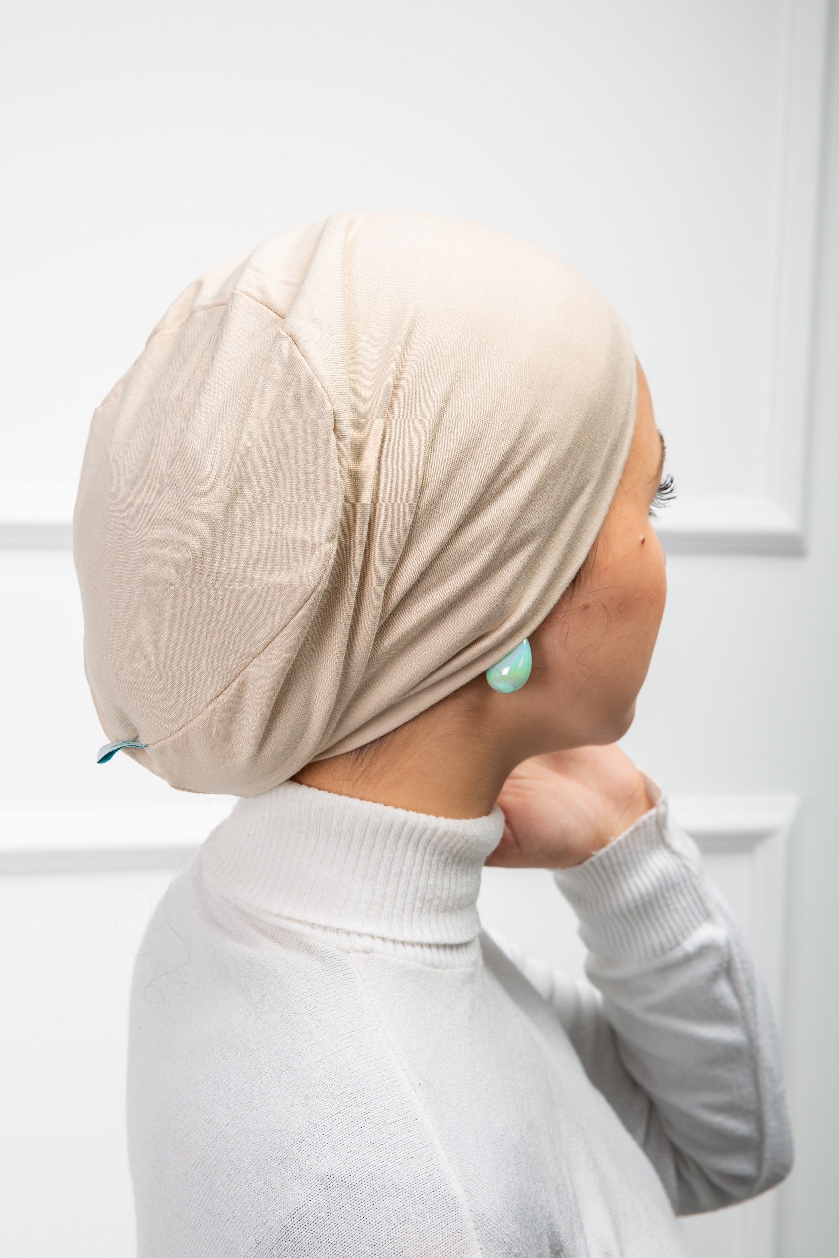 Nothread Bonnet from Velda Store, sleek stitch-free head covering 