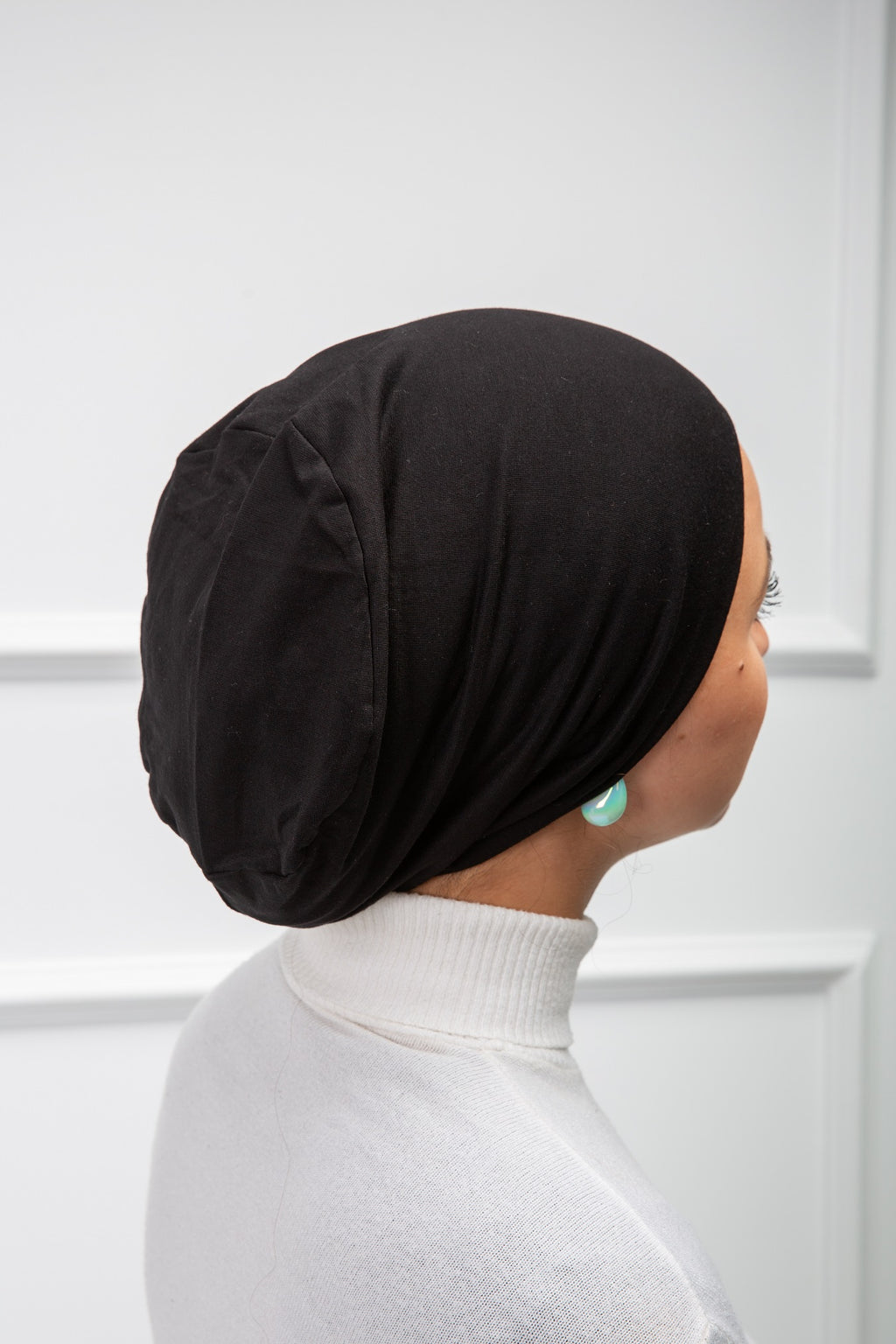 Nothread Bonnet from Velda Store, sleek stitch-free head covering with smooth finish