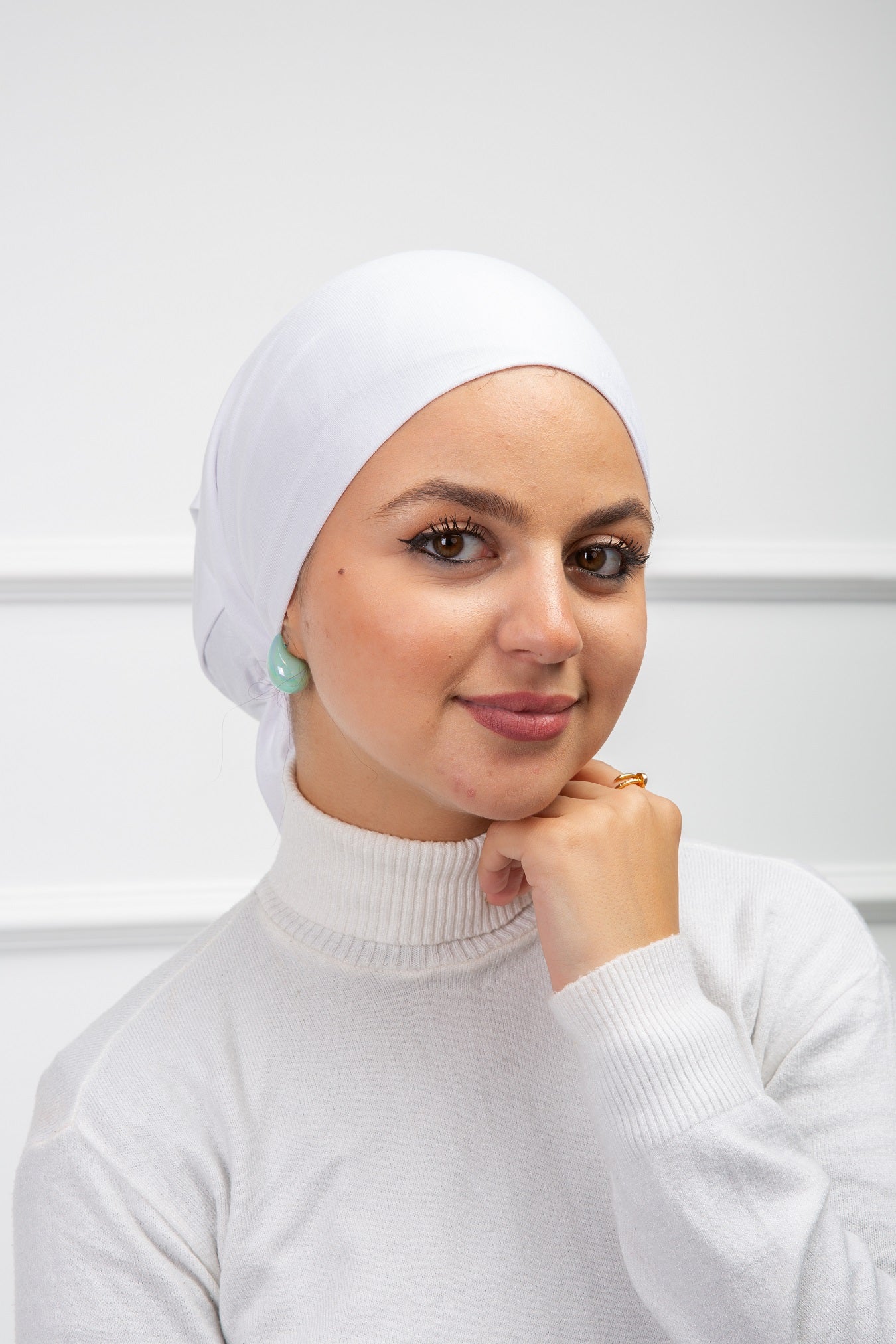 Nothread Bonnet with Ribbon from Velda Store, stitch-free design with elegant ribbon detail