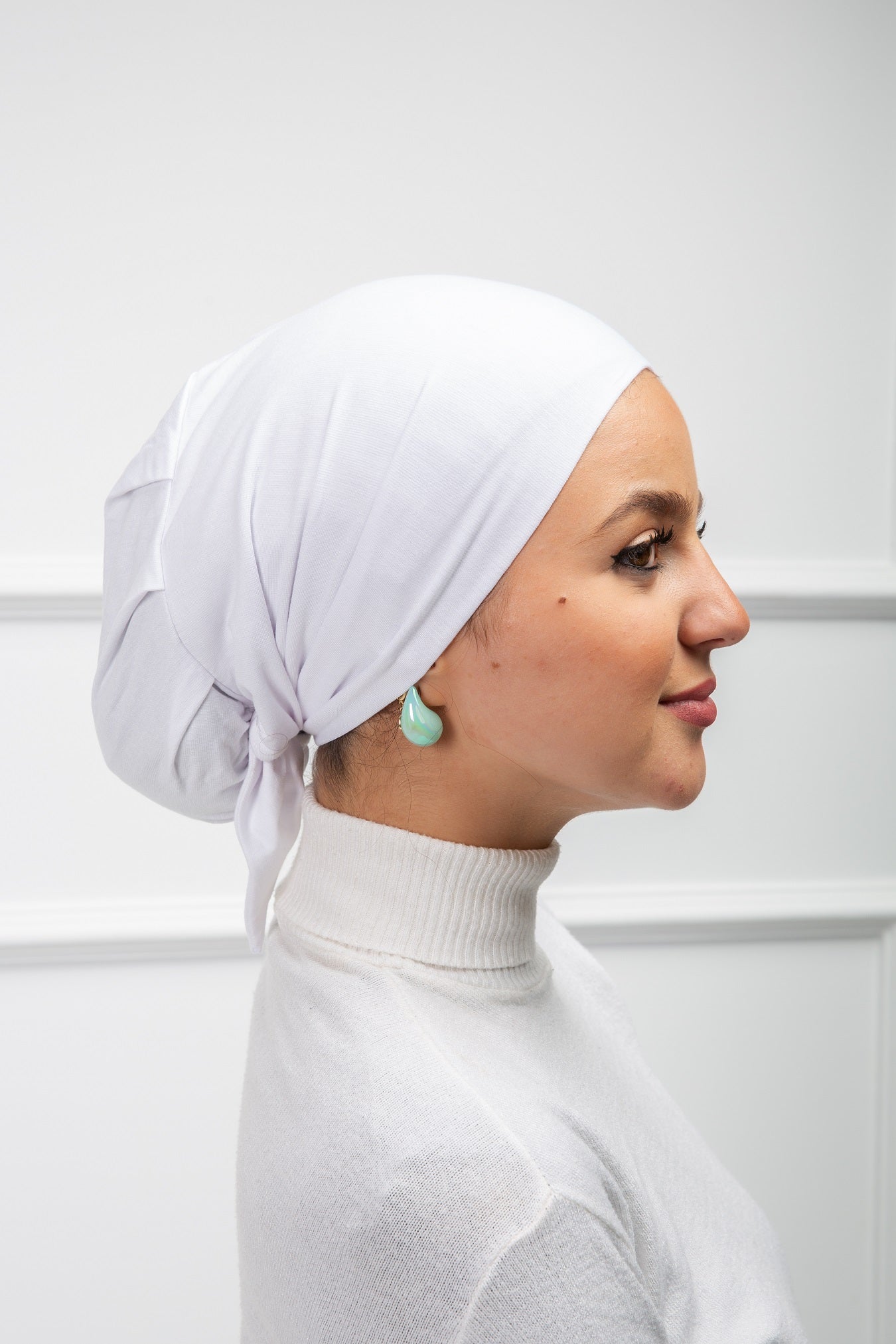 Nothread Bonnet with Ribbon from Velda Store, stitch-free design with elegant ribbon detail