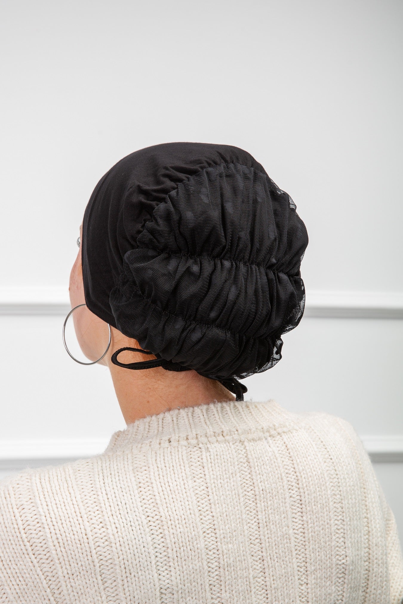 Bonnet with Tulle from Velda Store featuring soft fabric and elegant tulle detail