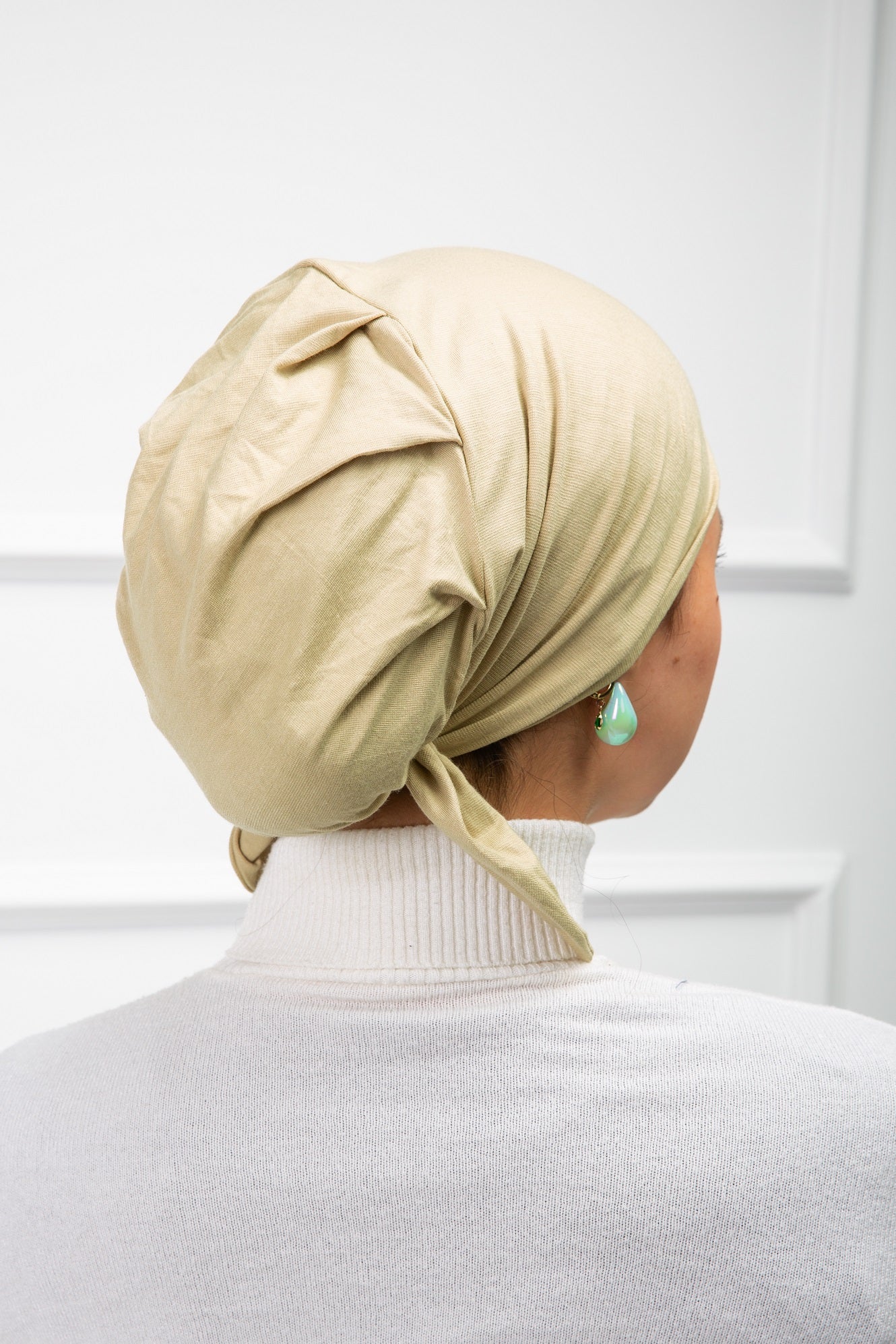 Nothread Bonnet with Ribbon from Velda Store, stitch-free design with elegant ribbon detail