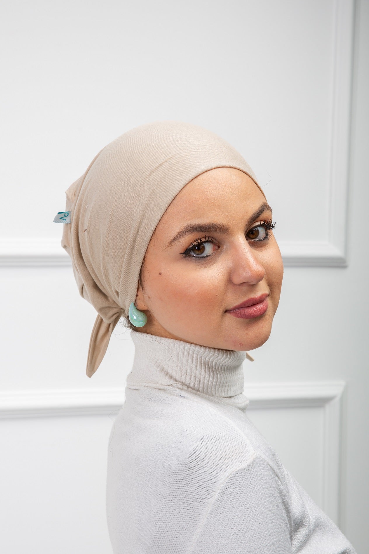 Nothread Bonnet with Ribbon from Velda Store, stitch-free design with elegant ribbon detail