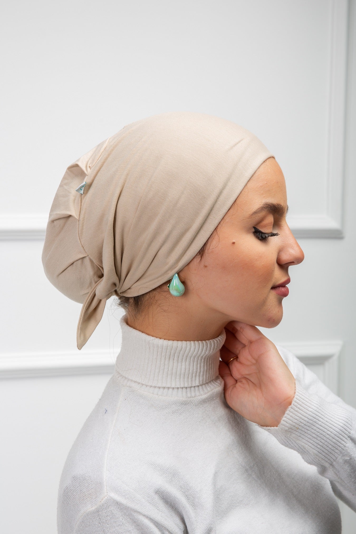 Nothread Bonnet with Ribbon from Velda Store, stitch-free design with elegant ribbon detail