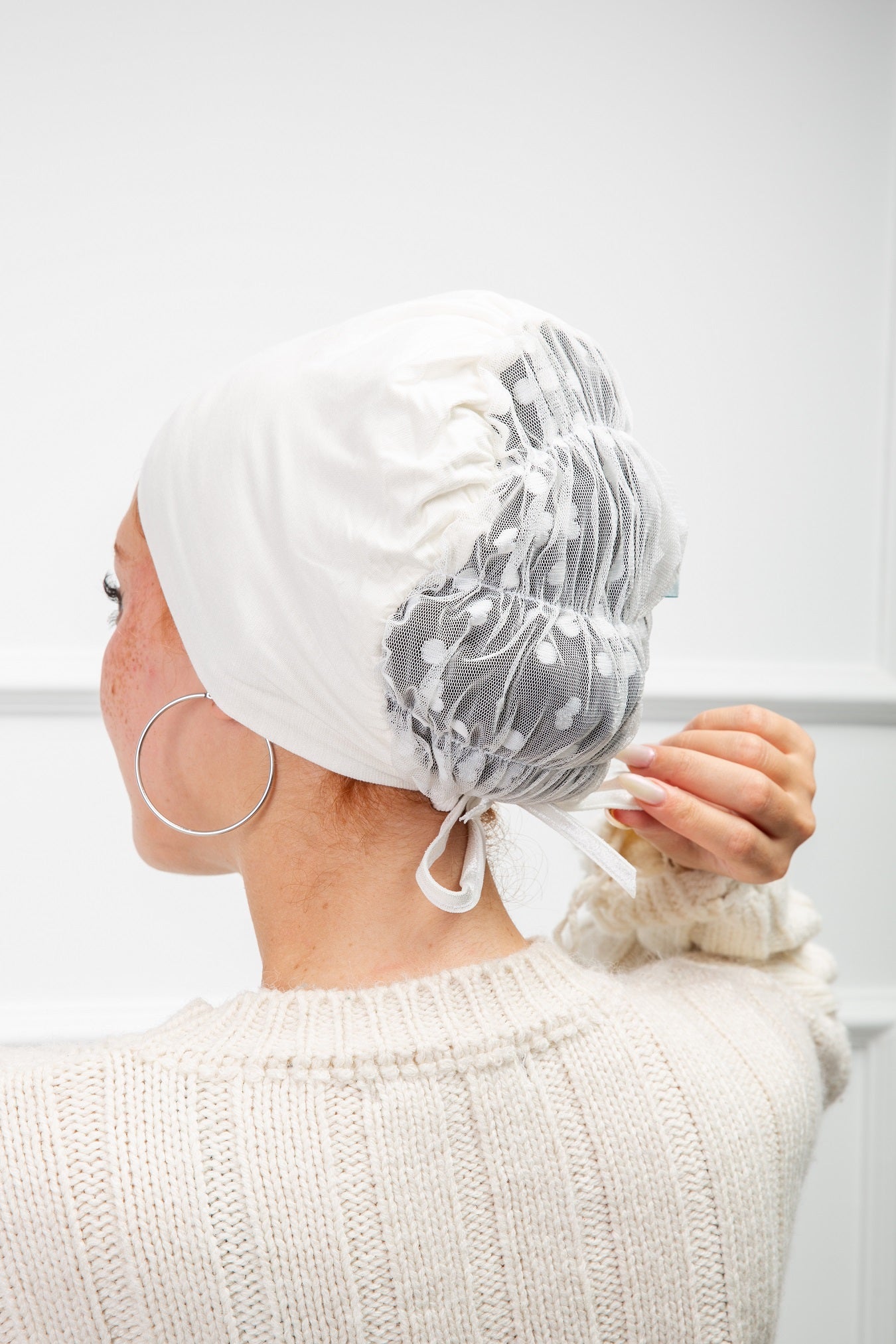 Bonnet with Tulle from Velda Store featuring soft fabric and elegant tulle detail