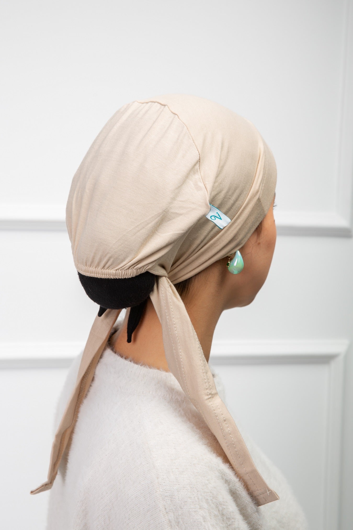 Front Support Ribbon Bonnet with smooth fit and ribbon detail from Velda Store