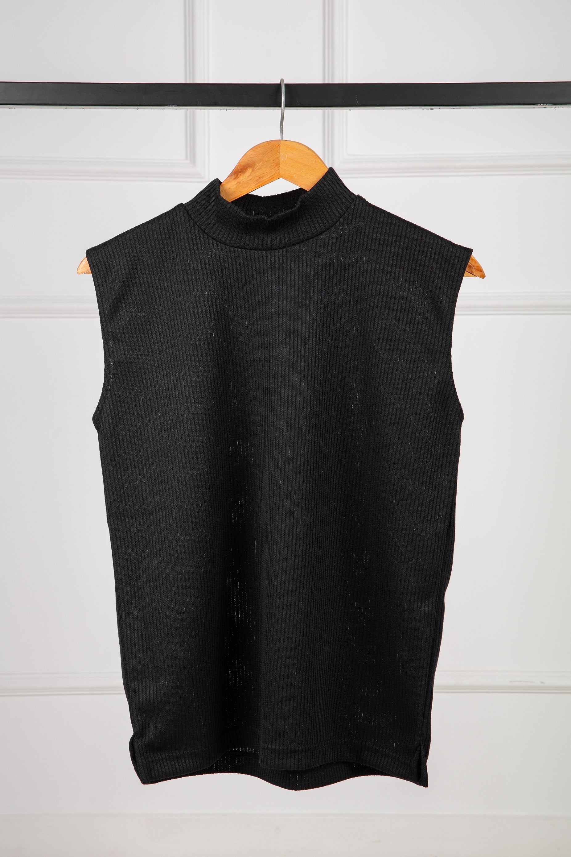 Colory Basic ribbed top in vibrant colors with soft textured fabric from Velda Store