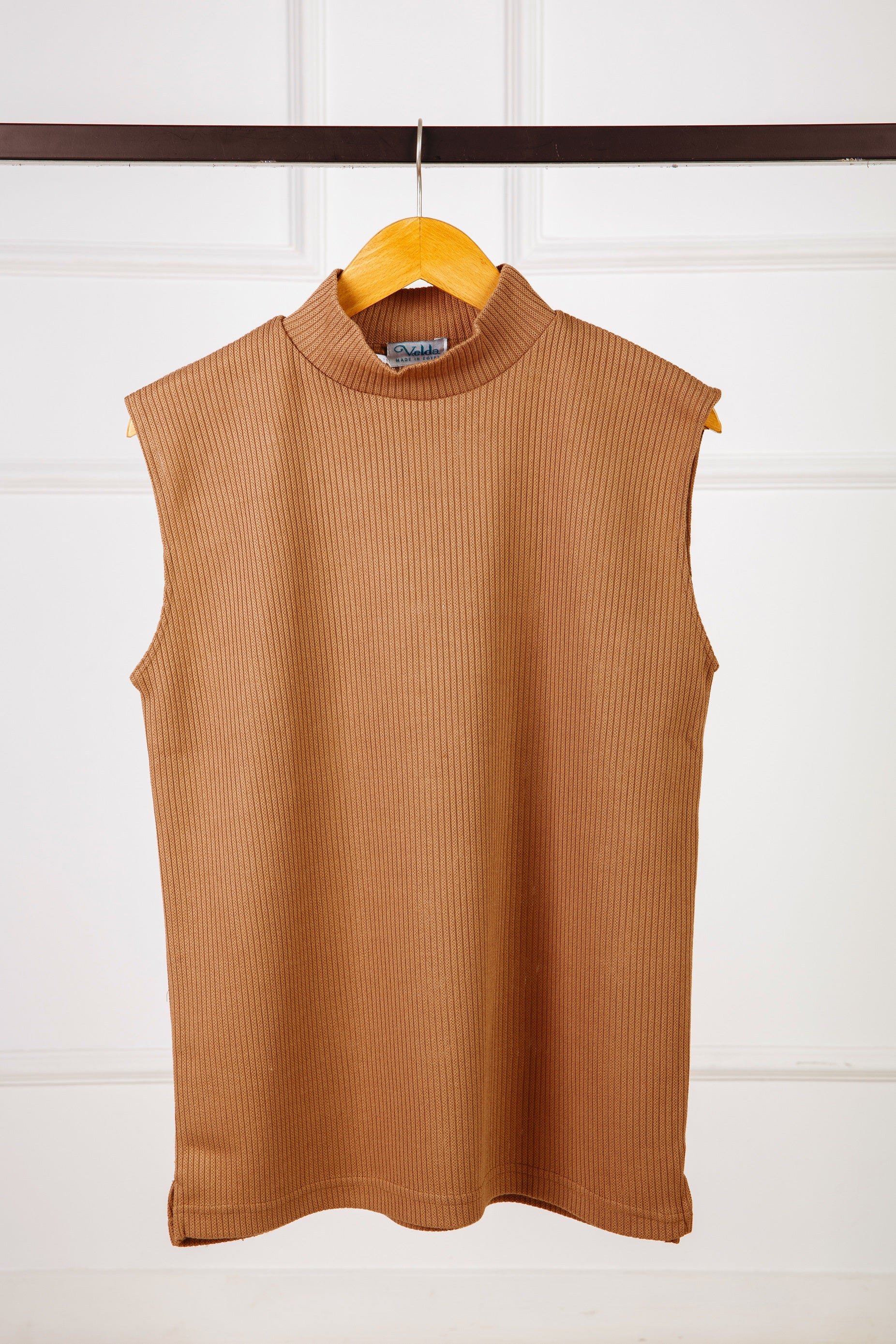 Colory Basic ribbed top in vibrant colors with soft textured fabric from Velda Store