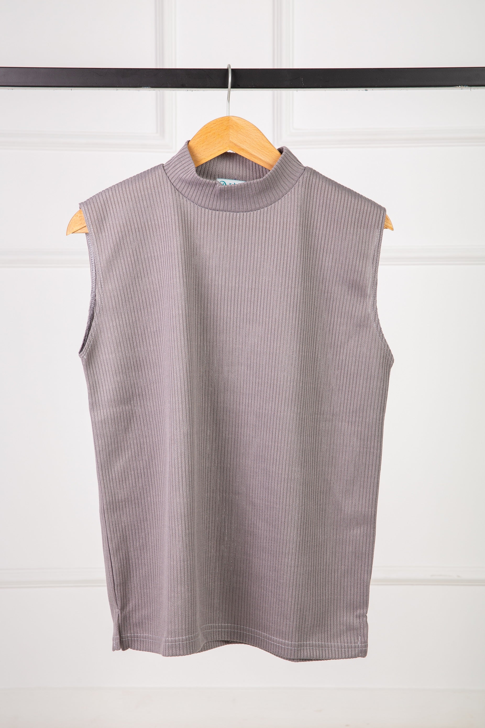 Colory Basic ribbed top in vibrant colors with soft textured fabric from Velda Store