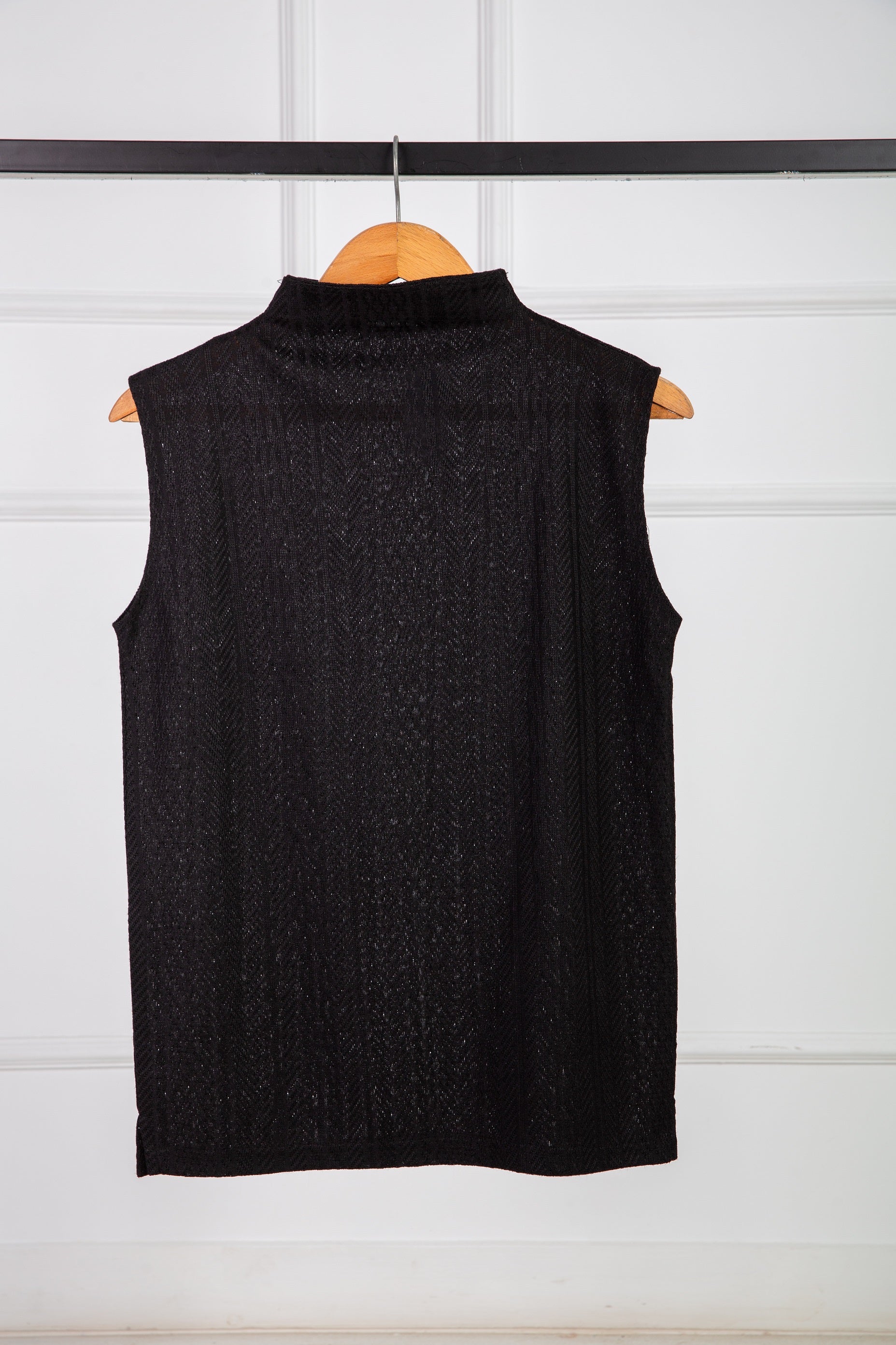 Fit Basic from Velda Store – Sleeveless Cotton Comfort in Bold Colors