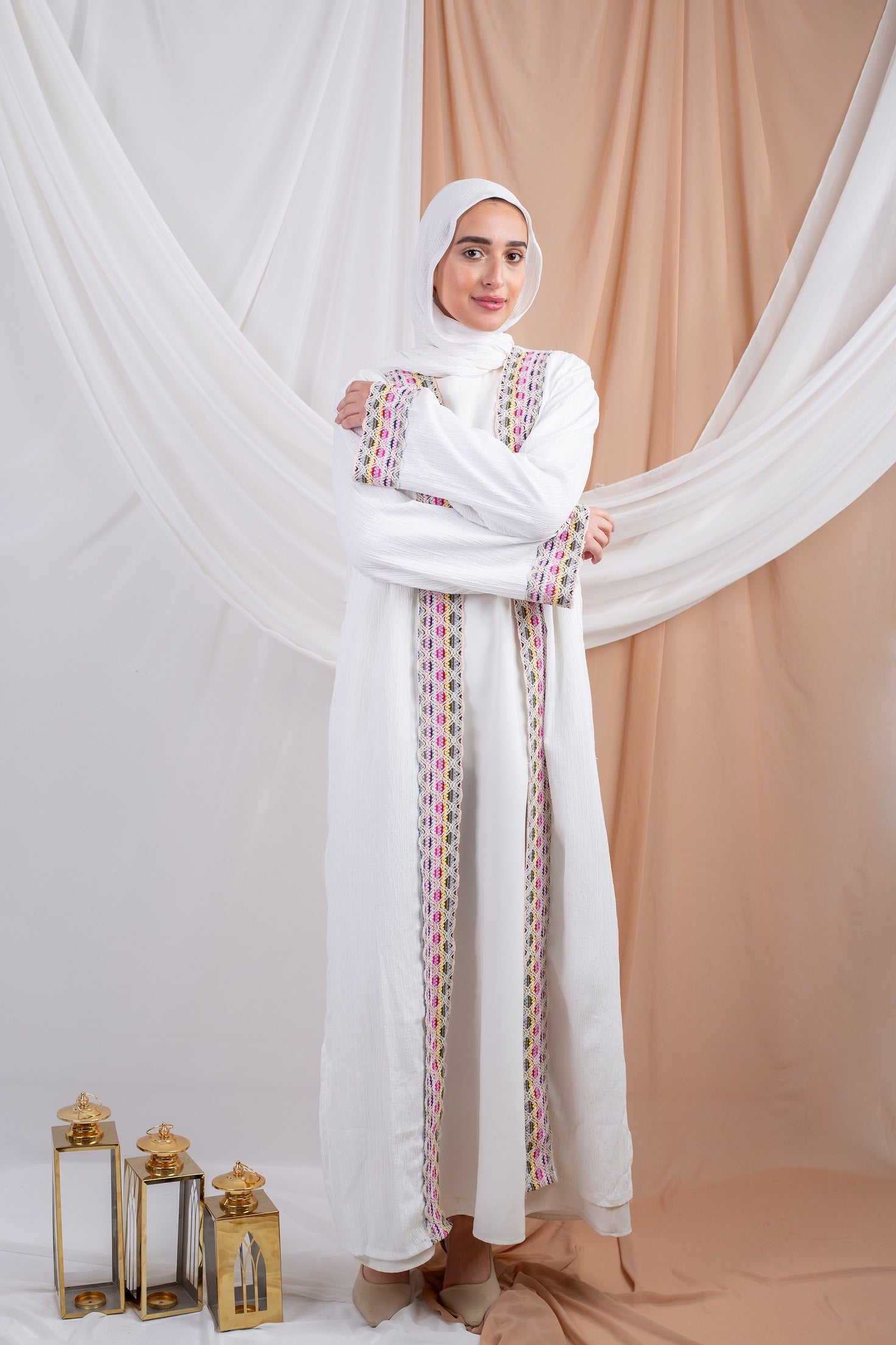 Marshmallow_Kaftan_White is a dreamy blend of comfort and style, crafted from airy Fresca fabric for a lightweight feel and a cloud-like touch that mirrors its name 
