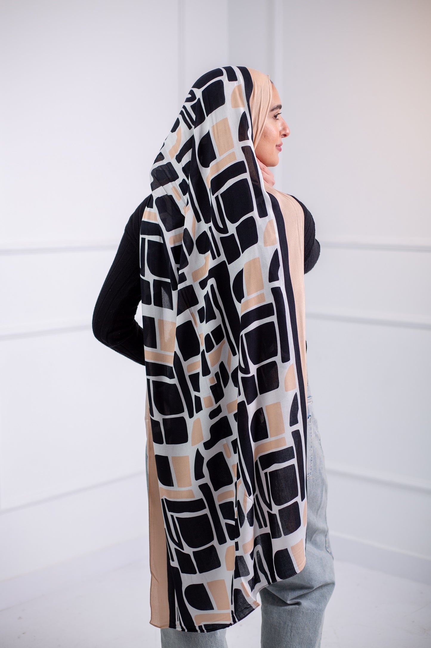 The Printed Cotton Modal Scarf is perfect for all your hangouts, featuring an amazing printed design 12
