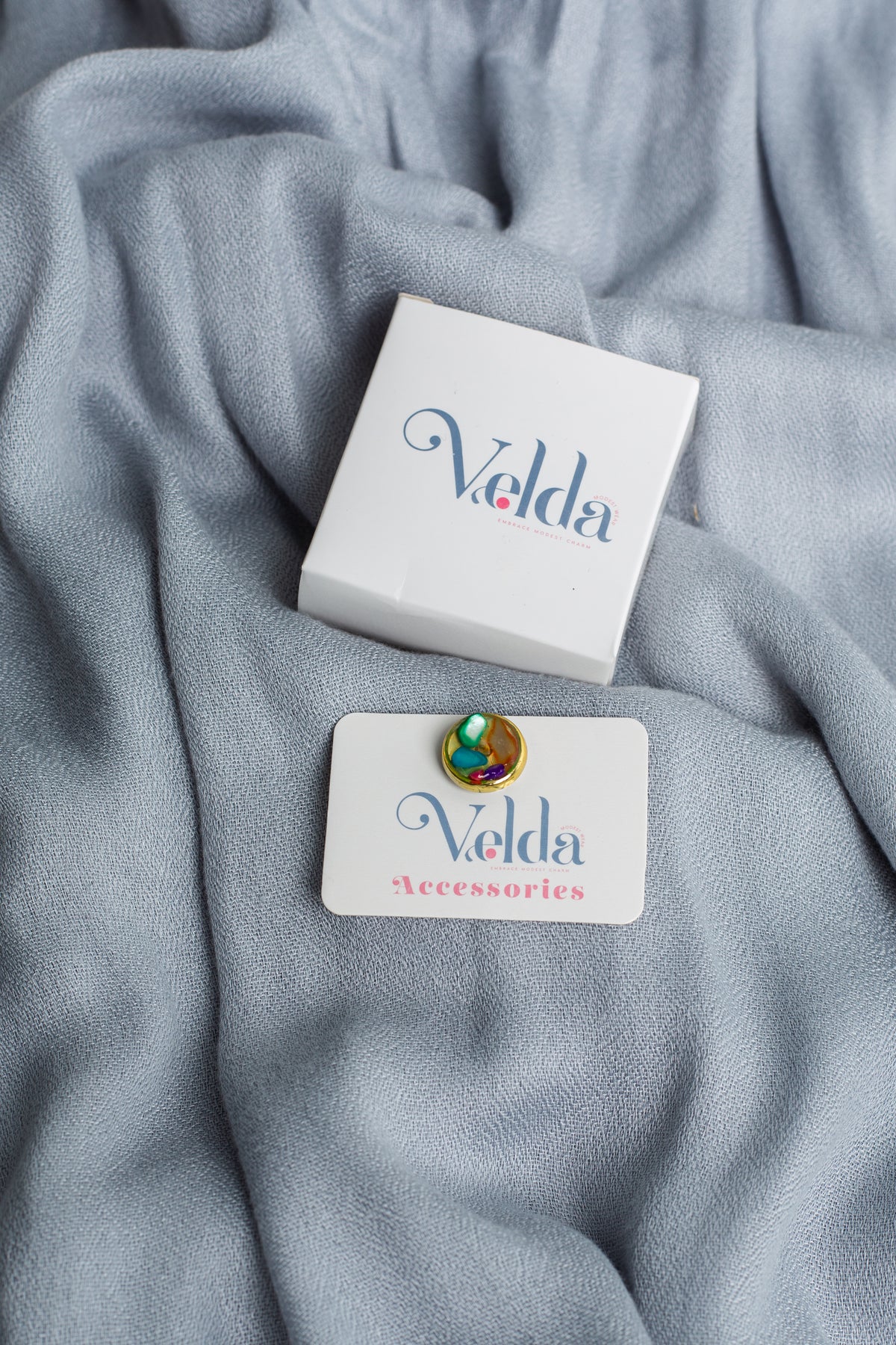 Printed magnetic pin - yellow handcrafted no-piercing accessory | Velda Store