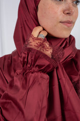 Satin prayer veil Wine Red - long sleeves with lace trim | Velda Store