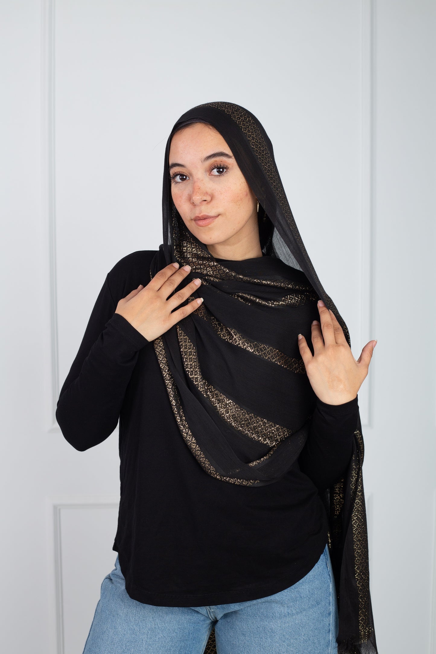 Shiny gold scarf - metallic luxurious accessory for elegant styling