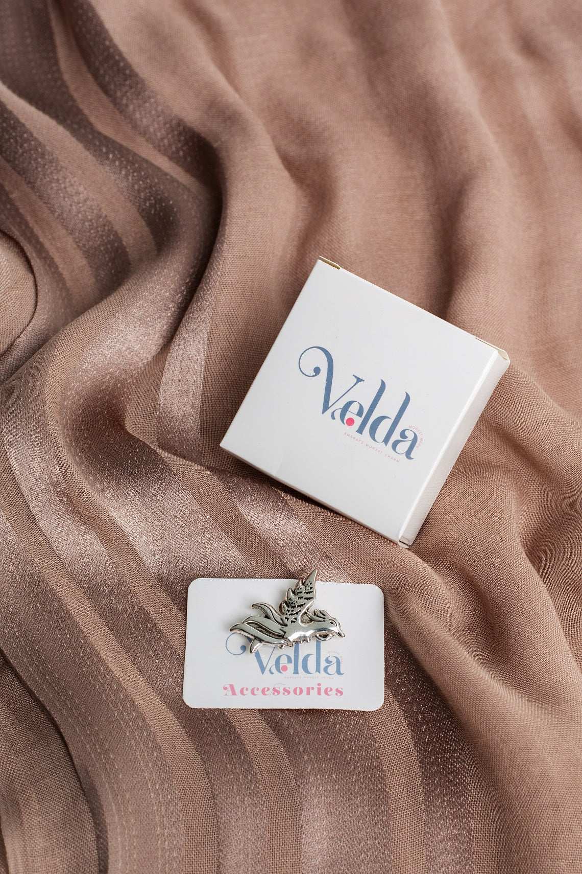 Shipy Pin Birds playful accessory for jackets and bags | Velda Store